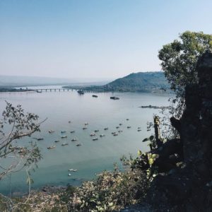 Paperboats in the horizon