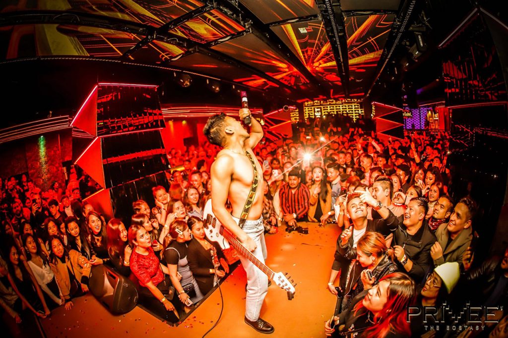 Happening-Discos-for-a-Vibrant-New-Year-Party-in-Delhi-Privee’-the-Ecstasy