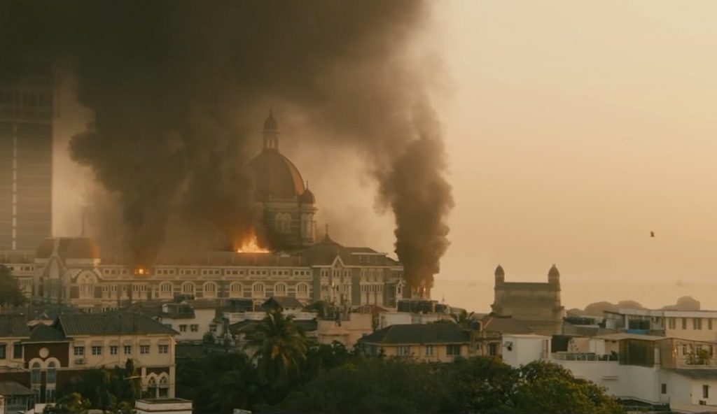Movie-Hotel-Mumbai-Review-04
