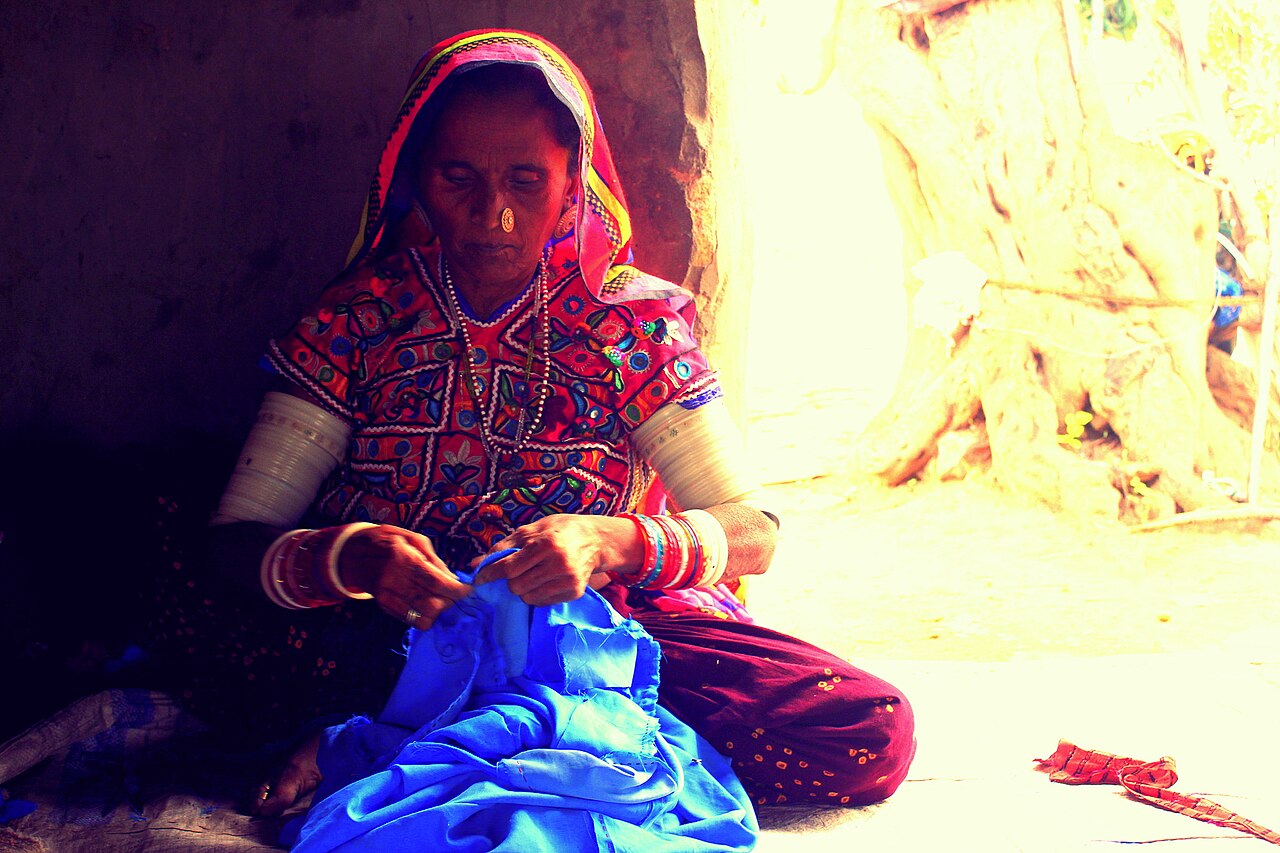Write Few Lines about Traditional Dresses of Gujarat