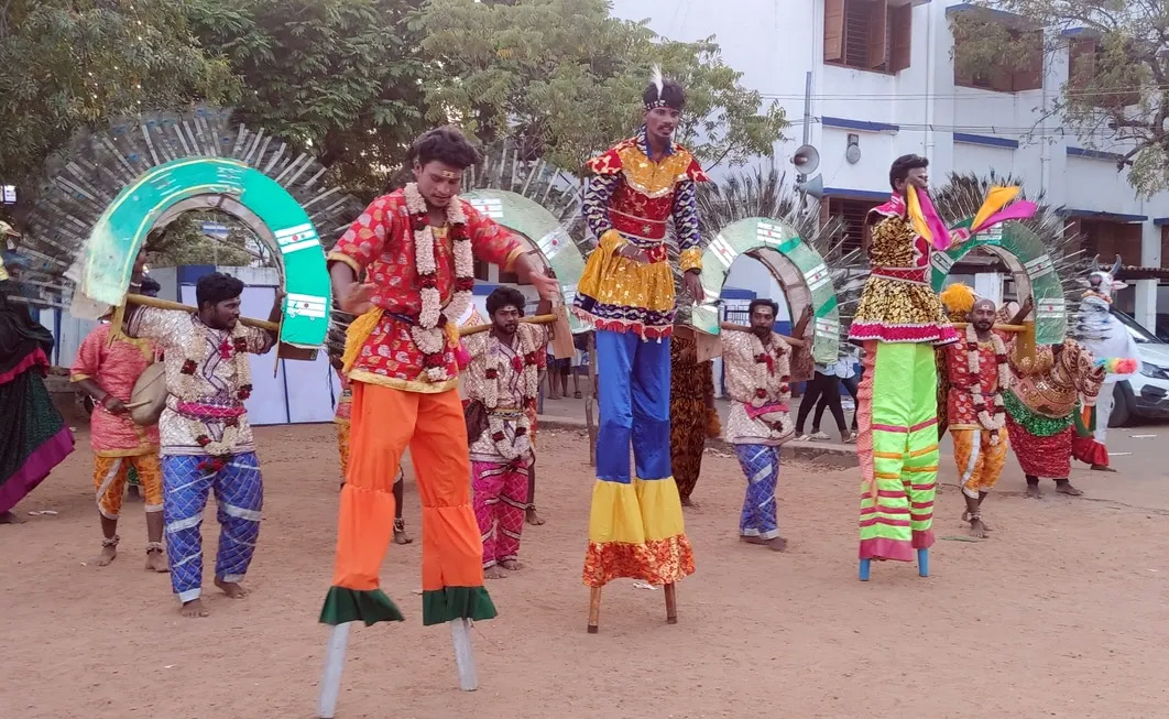 Folk-Dances-of-Tamil-Nadu-Kokkali-Kattai-Attam