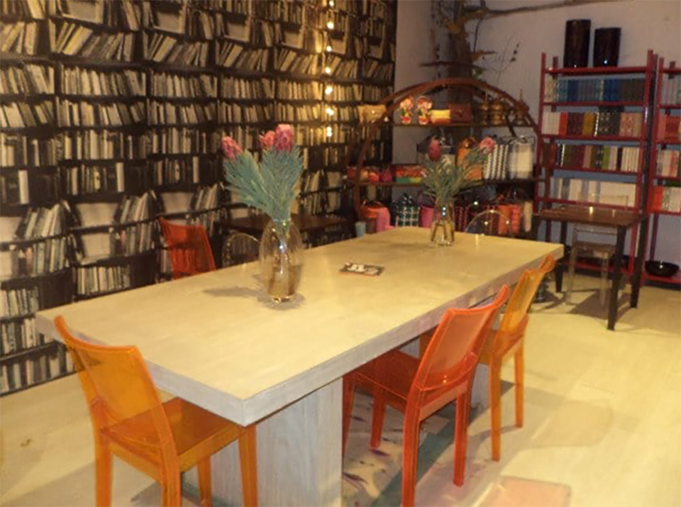Book-Cafes-In-India-Moon-River-Cafe-delhi