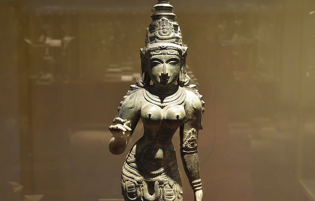 Prevalent Art Forms in India-Chola Sculptures
