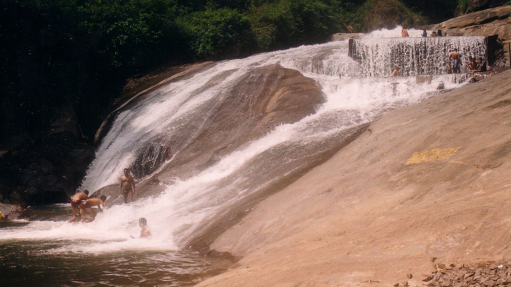 Trekking places in Tamil Nadu-Siruvani Waterfalls