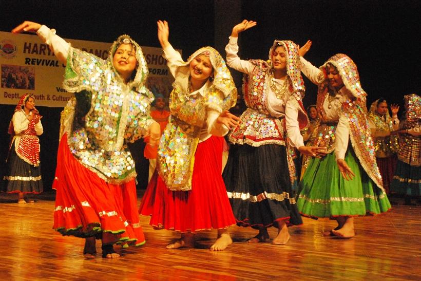 Lesser-Known-Dance-Forms-of-India - Phag Dance Form