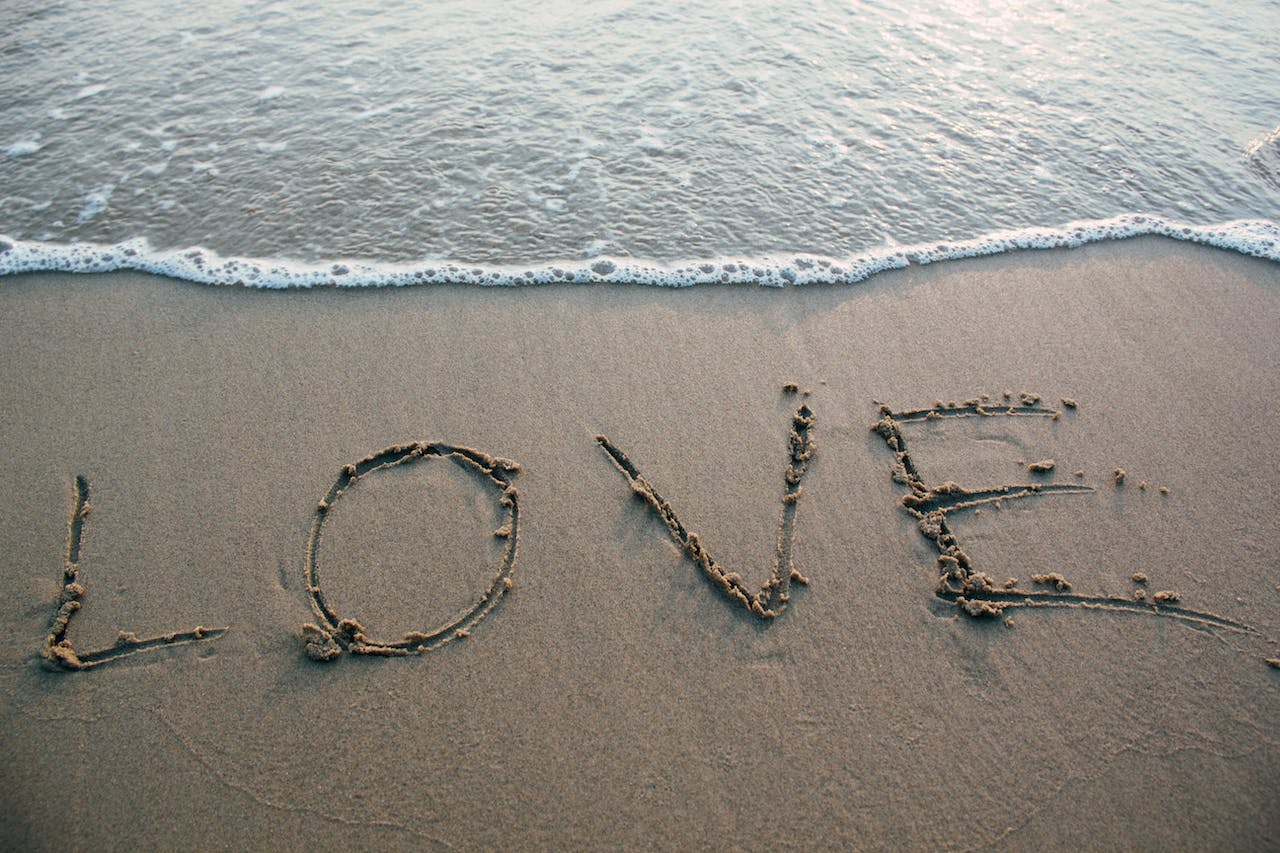 Old-Love-vs-Modern-Love-02