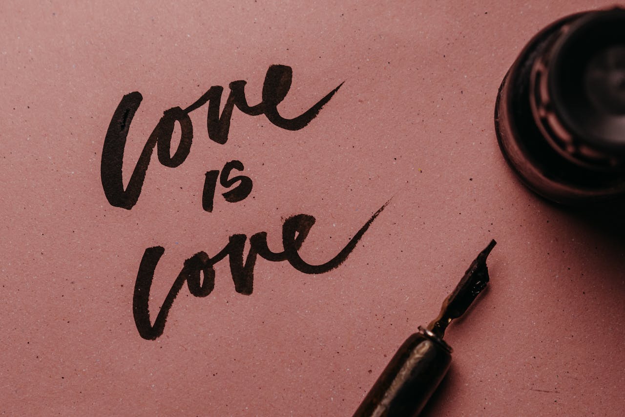 Old love vs Modern love-06