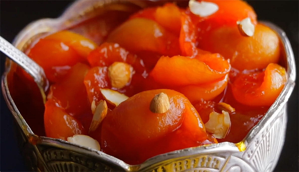 Famous-Food-of-Telangana-Qubani-Ka-Meetha