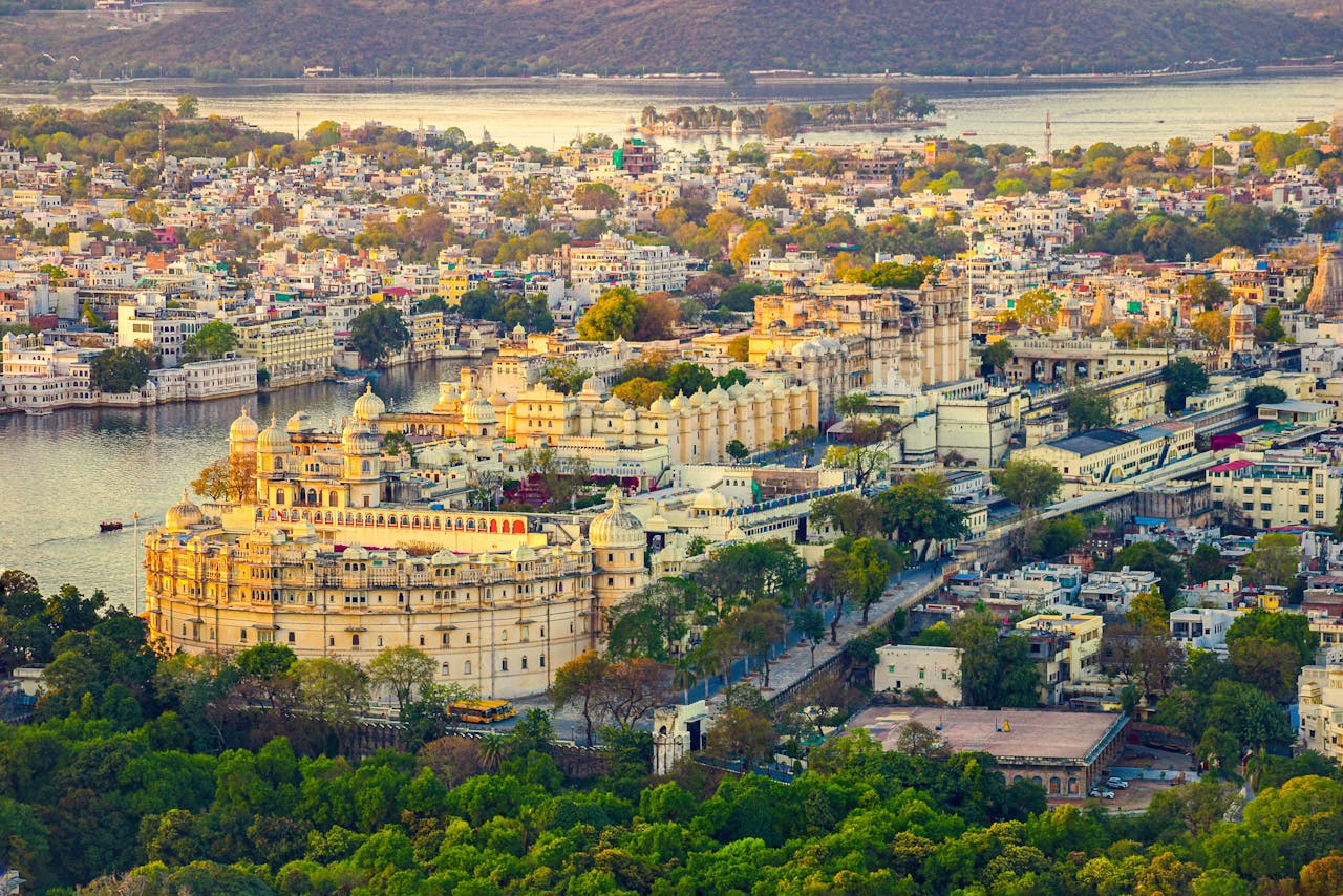 Cultural-Tourist-Places-to-Visit-in-India-Jaipur-Udaipur