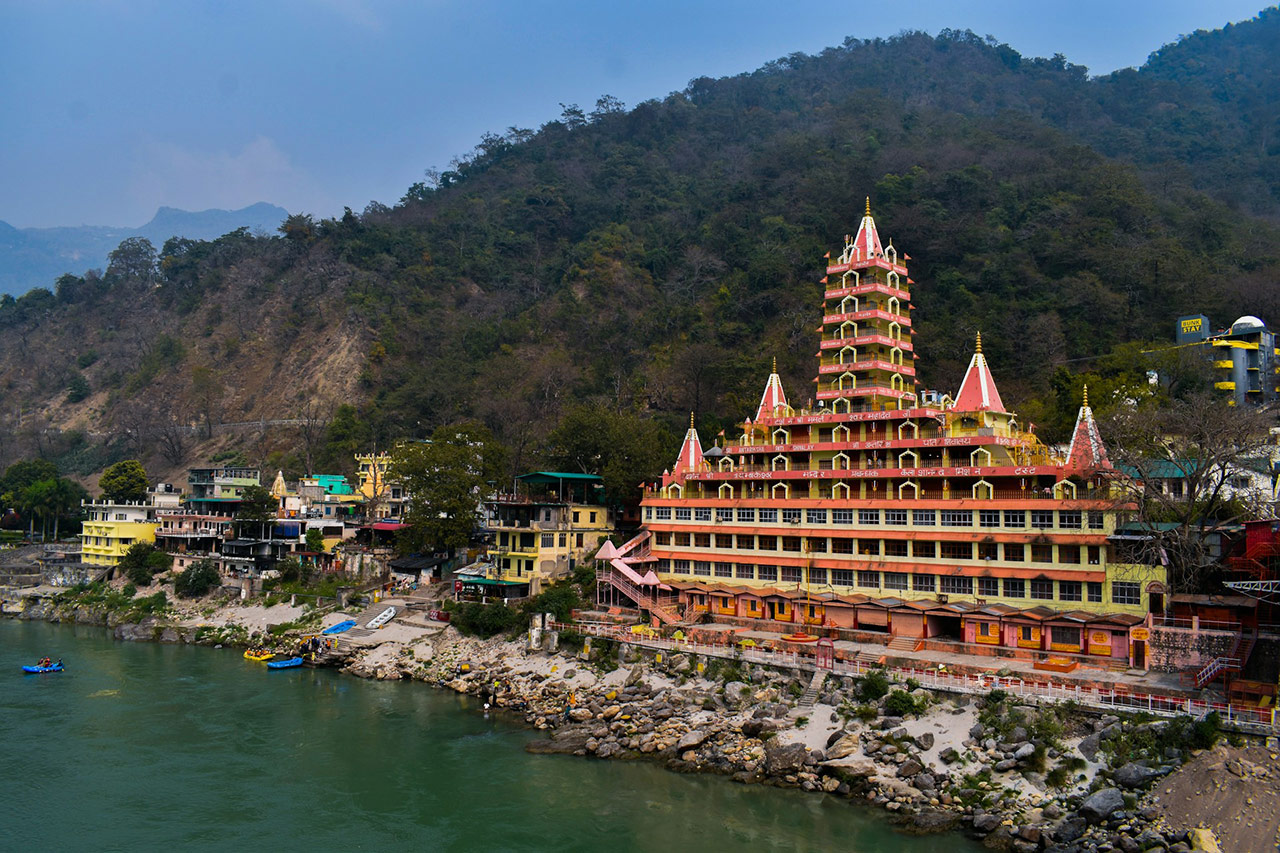 Rishikesh-The-World-Capital-of-Yoga-00A