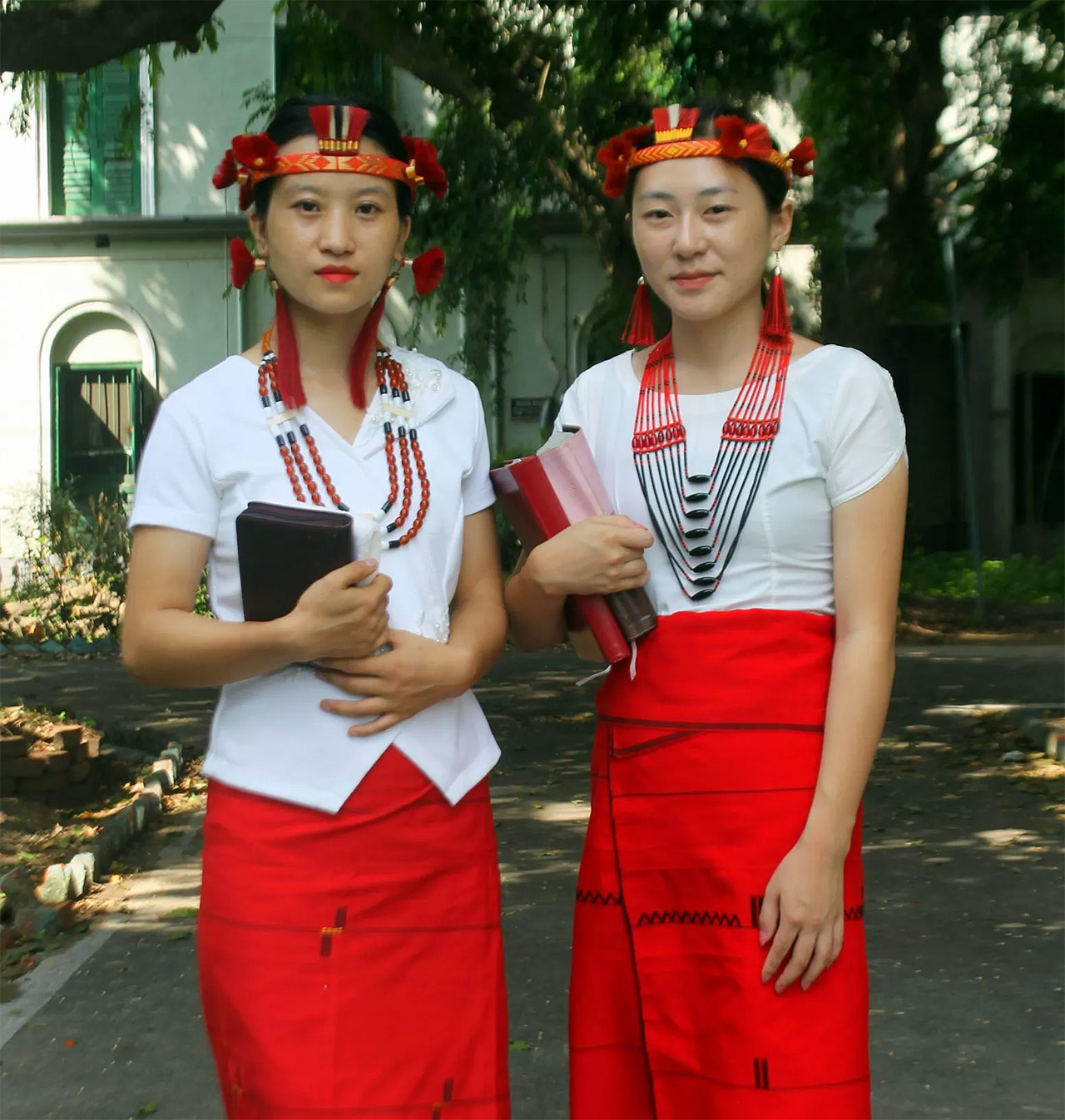 Traditional-Dresses-of-the-Seven-Sisters-Culture-Adoption
