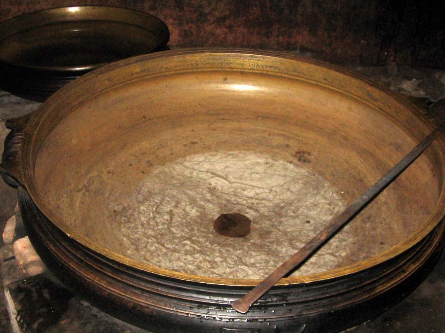 Traditional-Utensils-of-India-Uruli