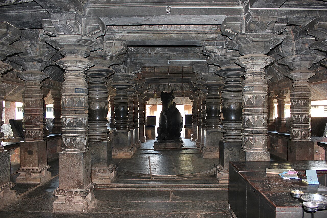 Madhukeshvara_temple_at_Banavasi-2