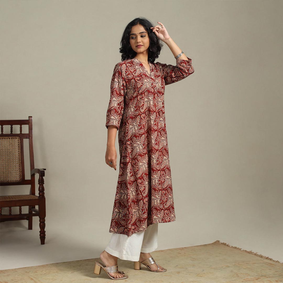 Traditional-Dresses-for-Ganesh-Chaturthi-Kalamkari-Kurta-with-Chudidaar