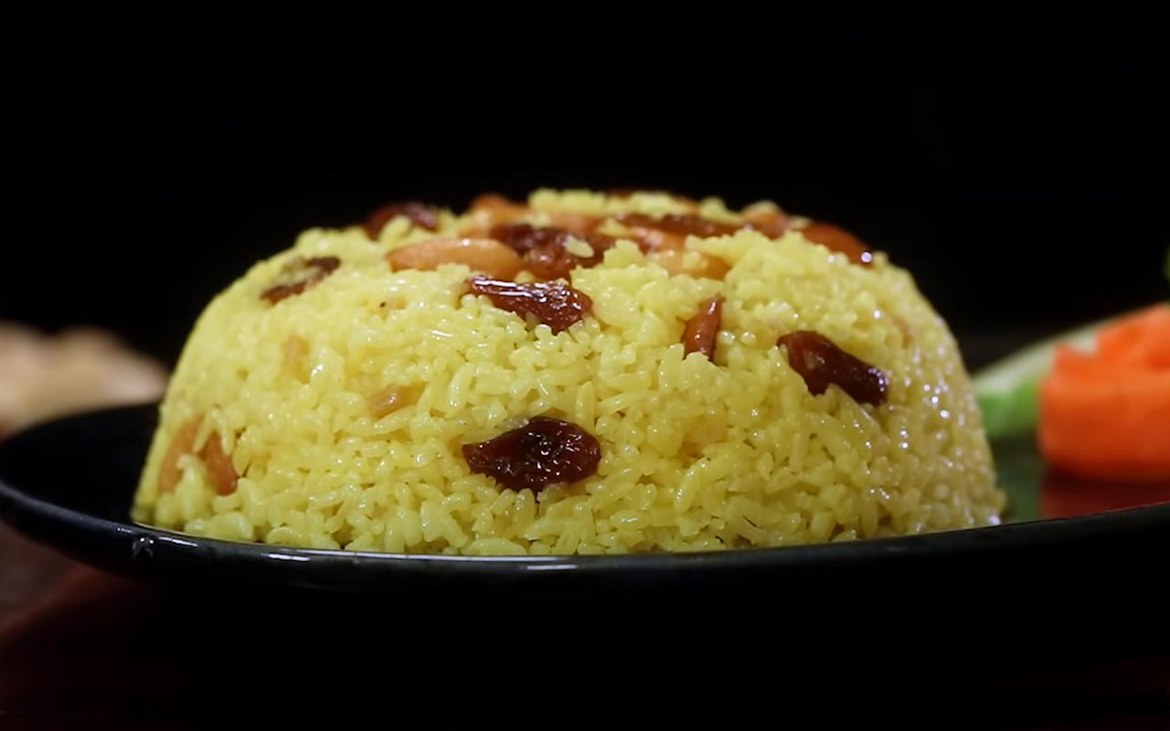 Traditional-Bengali-Dishes-of-Durga-Puja-Mishti-Pulao