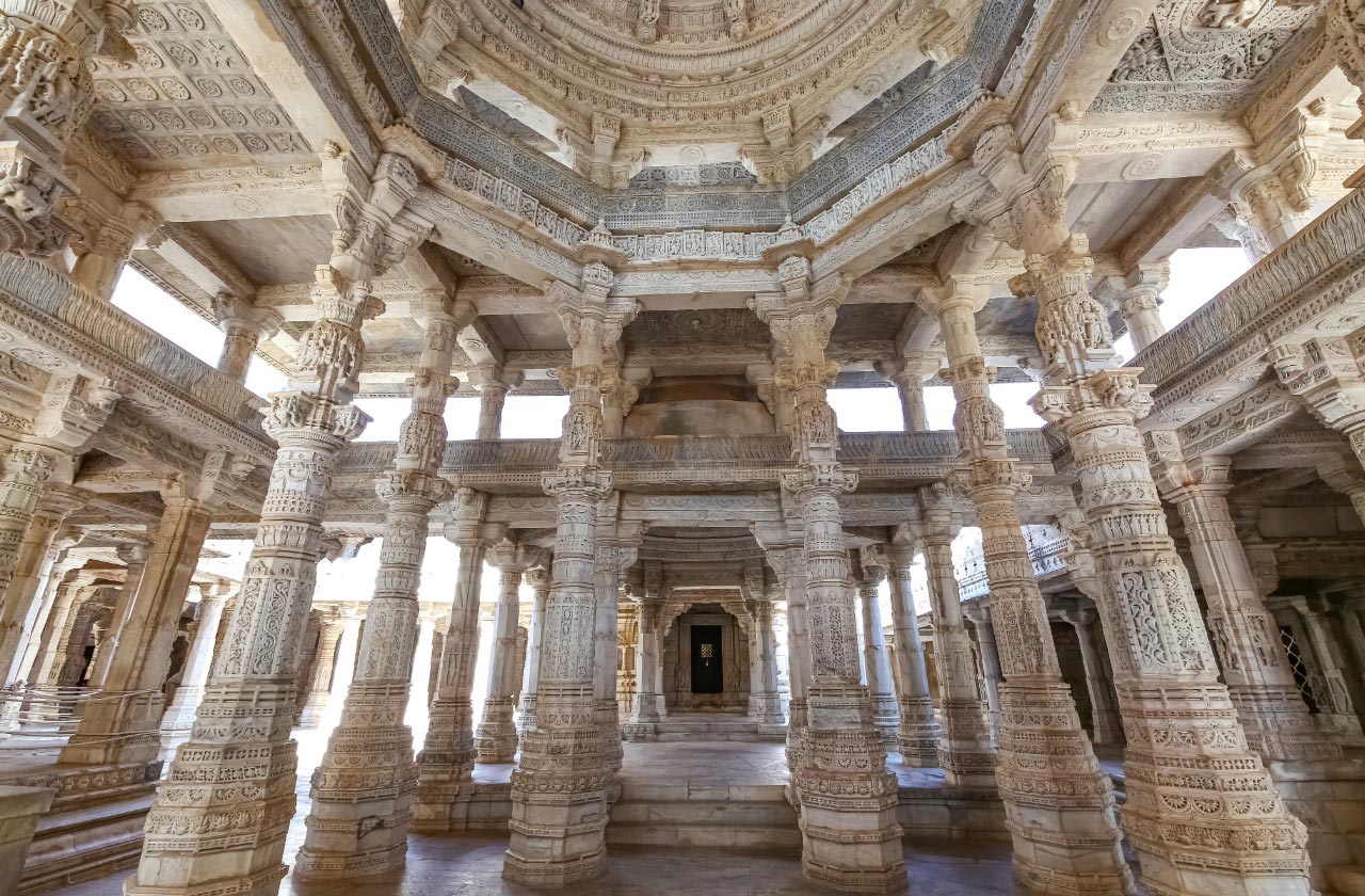 Jain-Art-Dilwara-Temples,-Mount-Abu