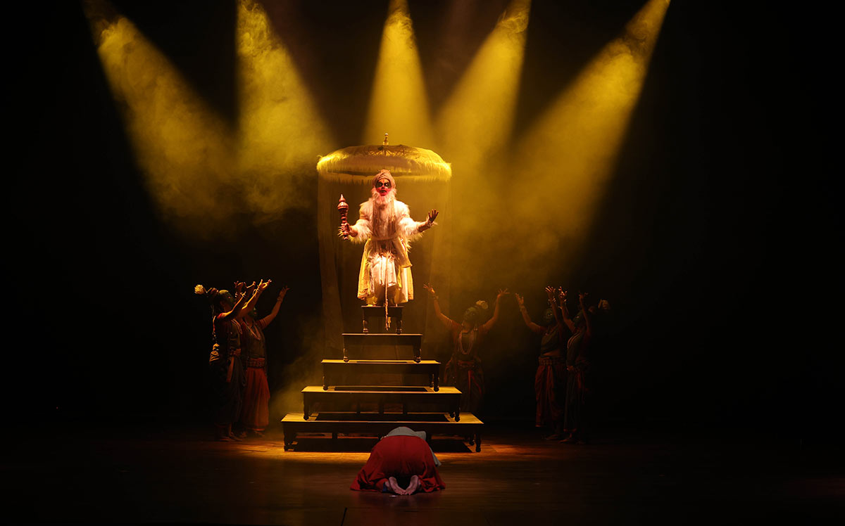 3-Saugandhikaharnam,-presented-by-Chidakash-Kalalay-Centre,-Kolkata,-and-directed-by-Piyal-Bhattacharya