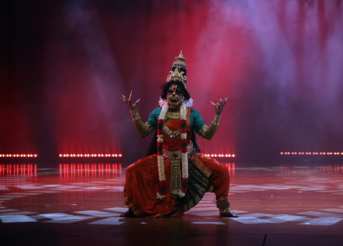 4-Matrika-by-India’s-all-LGBTQ+-professional-Rainbow-Dance-Troupe,-Barasat,-directed-by-Ratri-Das