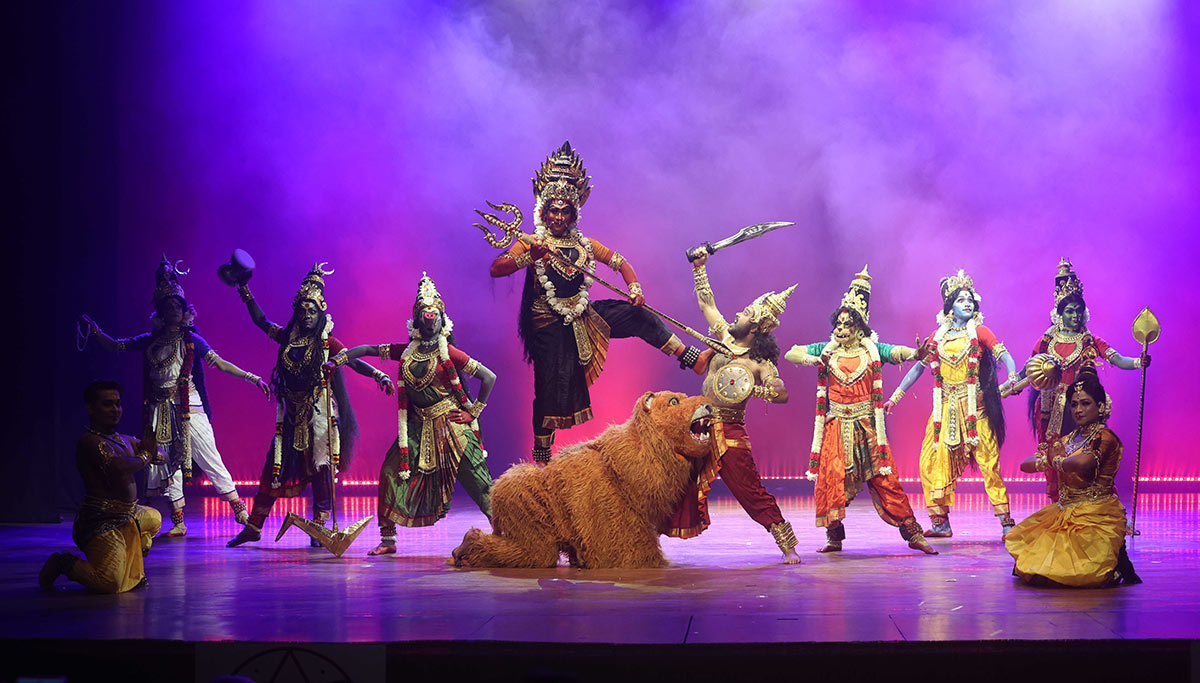 Matrika-by-India’s-all-LGBTQ-professional-Rainbow-Dance-Troupe,-Barasat,-directed-by-Ratri-Das