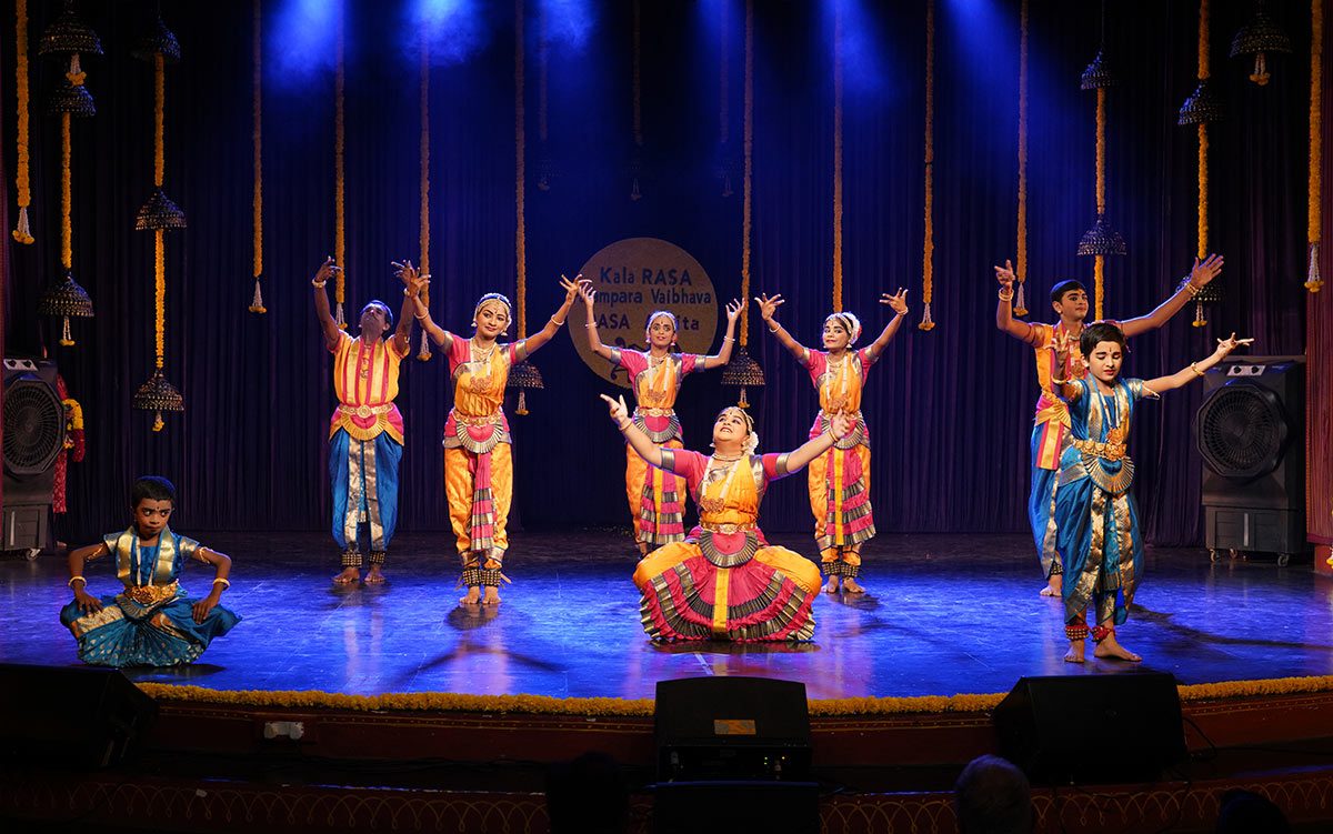 Anbu,-Performance-by-the-Visually-challenged-artists-of--Shri-Ramana-Maharishi-Academy-for-The-Blind,-Bengaluru