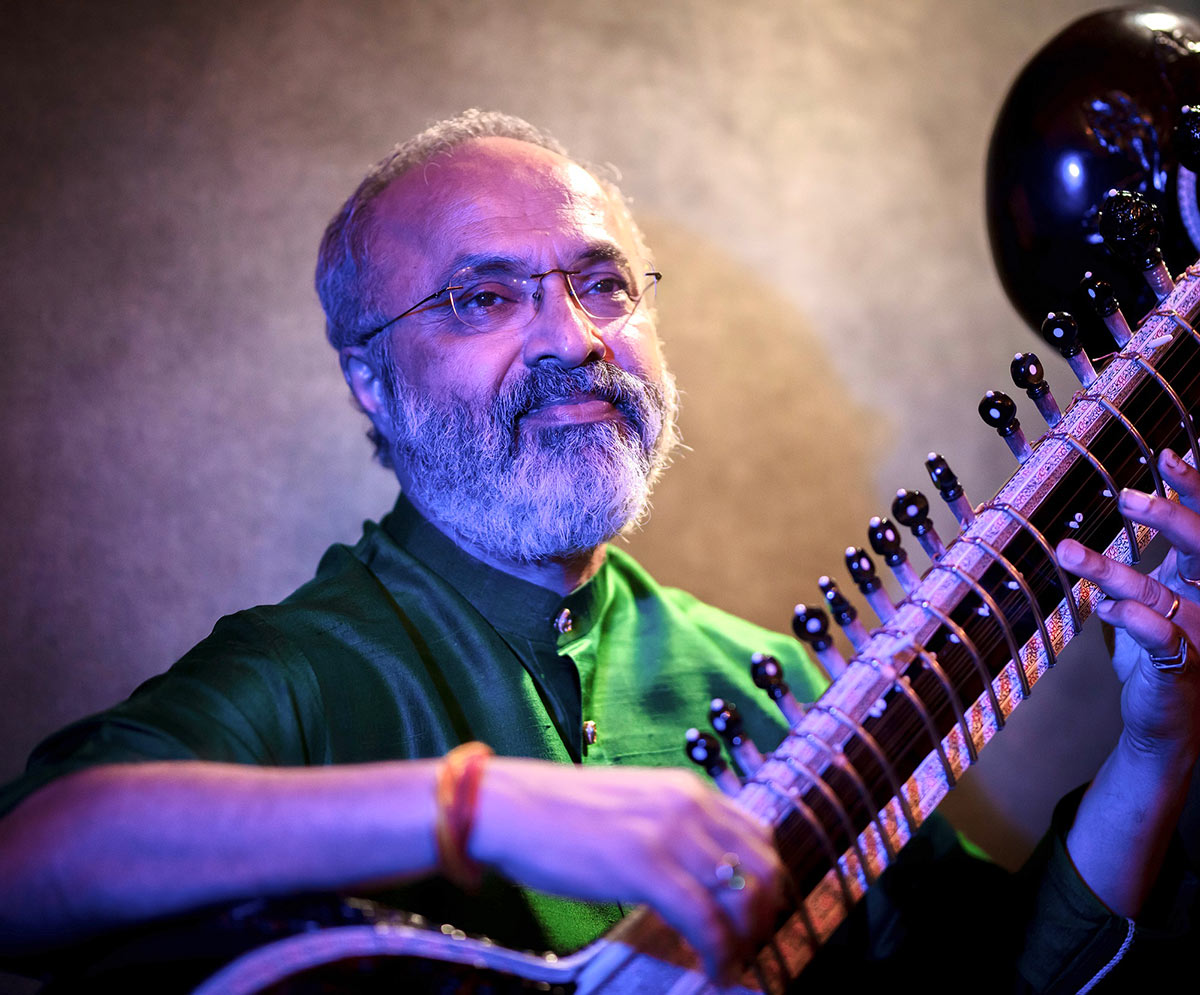 RAO-TRIO-Featuring-Pandit-Shubhendra-Rao-on-Sitar-at-30th-Edition-Parampara-Series