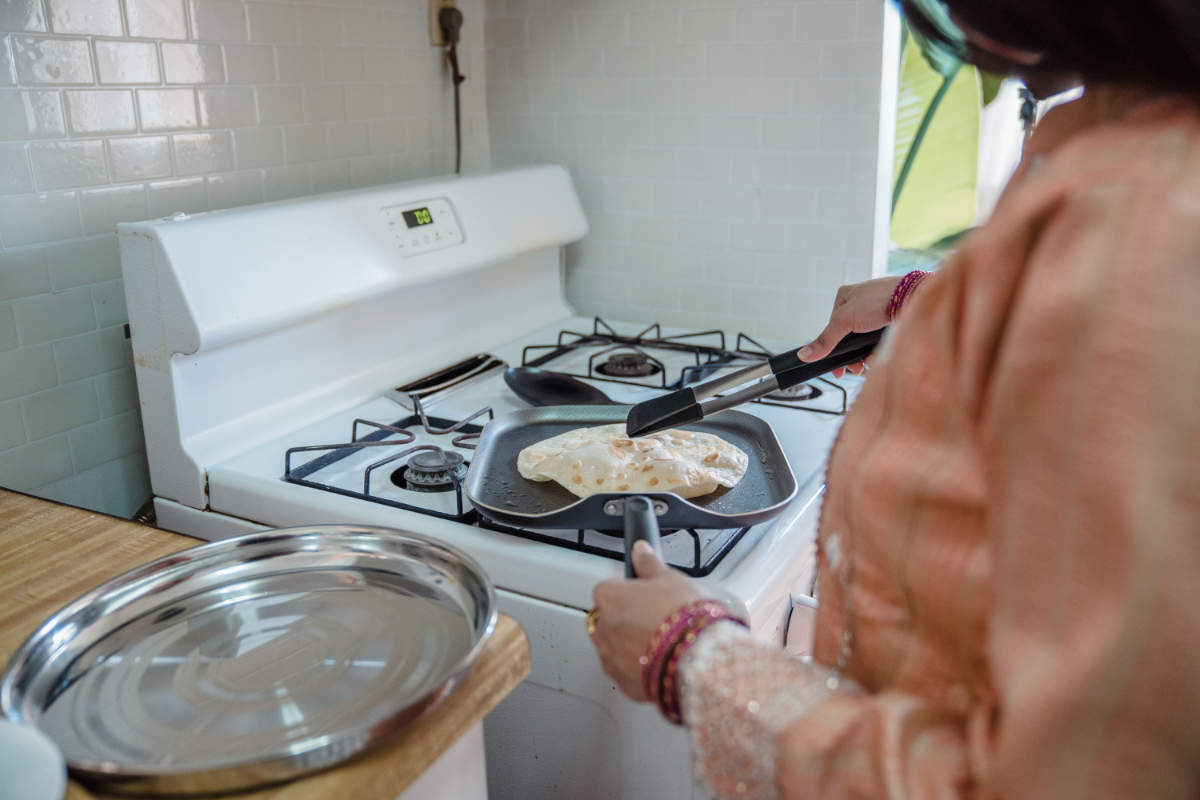Essential Ingredients For Setting Up An Indian Kitchen-01